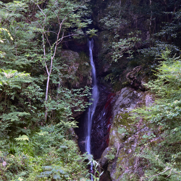 稲荷の滝